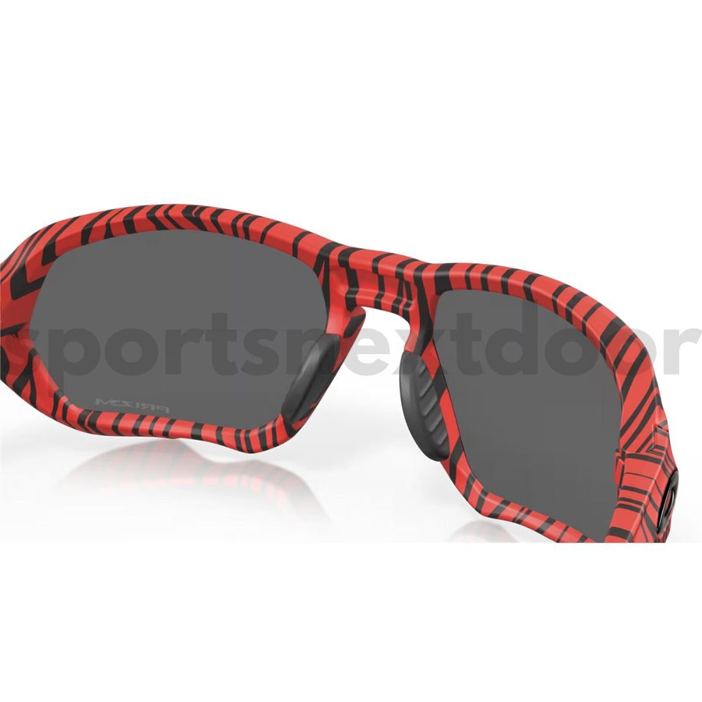 Oakley Plazma Sunglasses OO9019-1259, Prizm Black Lenses, Red Tiger Frame