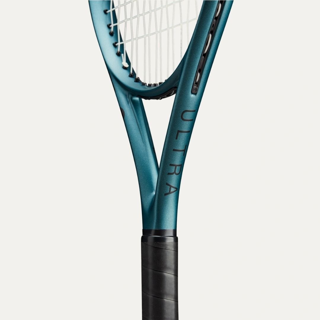 Wilson Ultra 26 V4 Tennis Racket